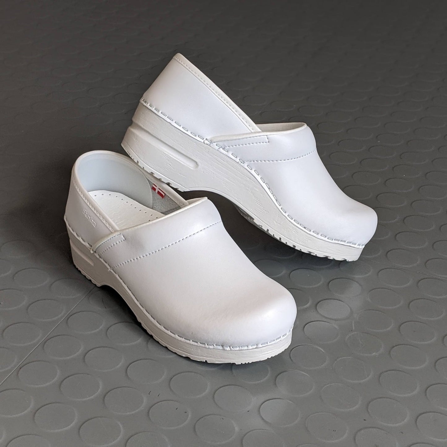 Sanita Professional Smooth Closed Clogs in White