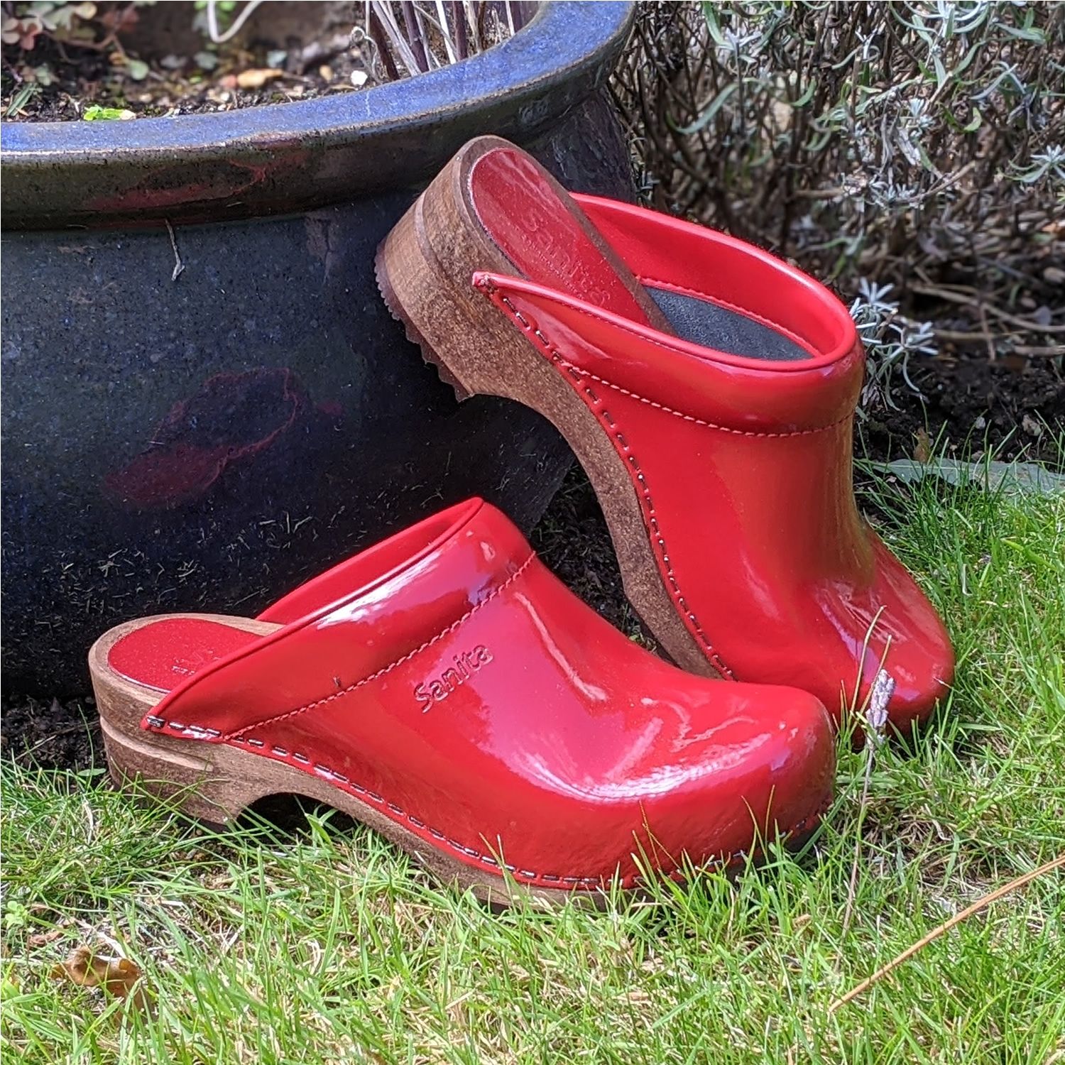 Sanita Retro Patent Danish Clogs in Red (457012)